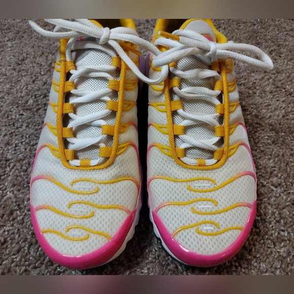 Nike Women's Air Max Plus Premium White Tropical Twist Sneakers 8.5 - Picture 10 of 12